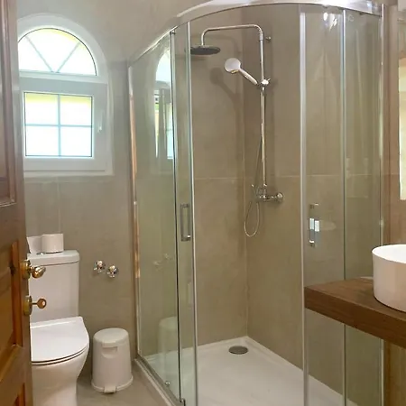 Natalia B With Panoramic Sea Views Of Agios Gordios Bay Appartamento *